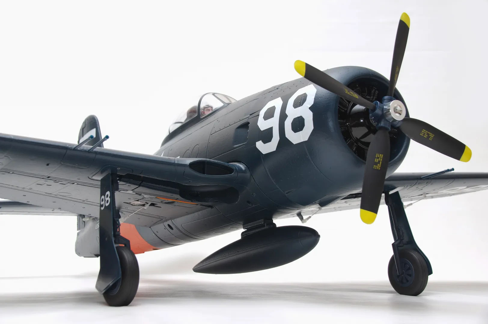 F8F Bearcat Arrows RC