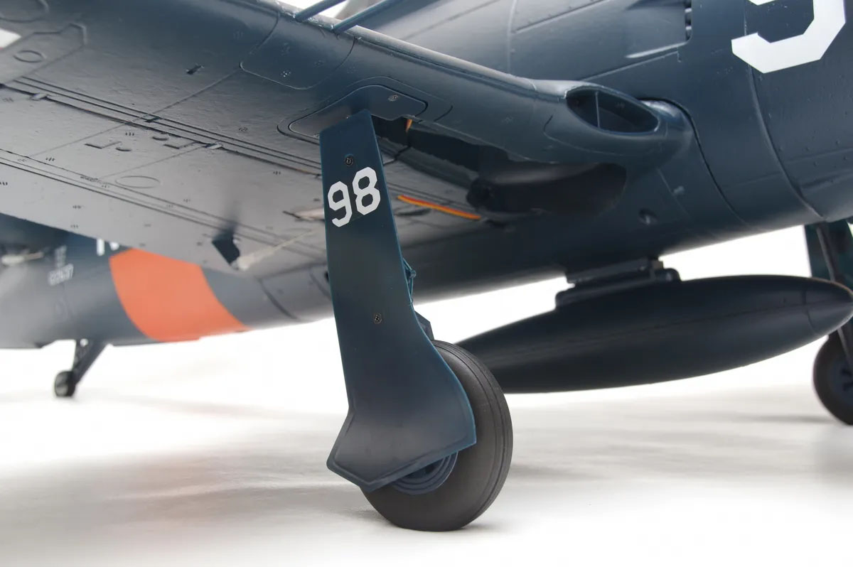 F8F Bearcat Arrows RC