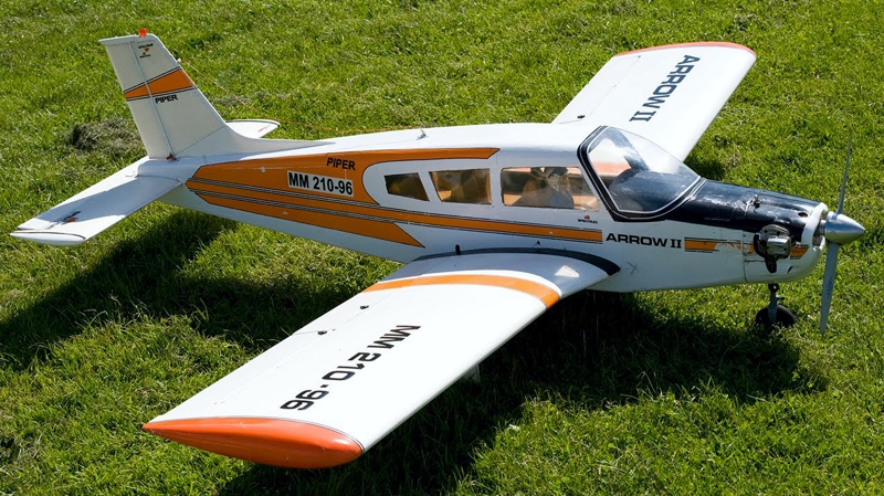 Piper Arrow II Aviomodelli