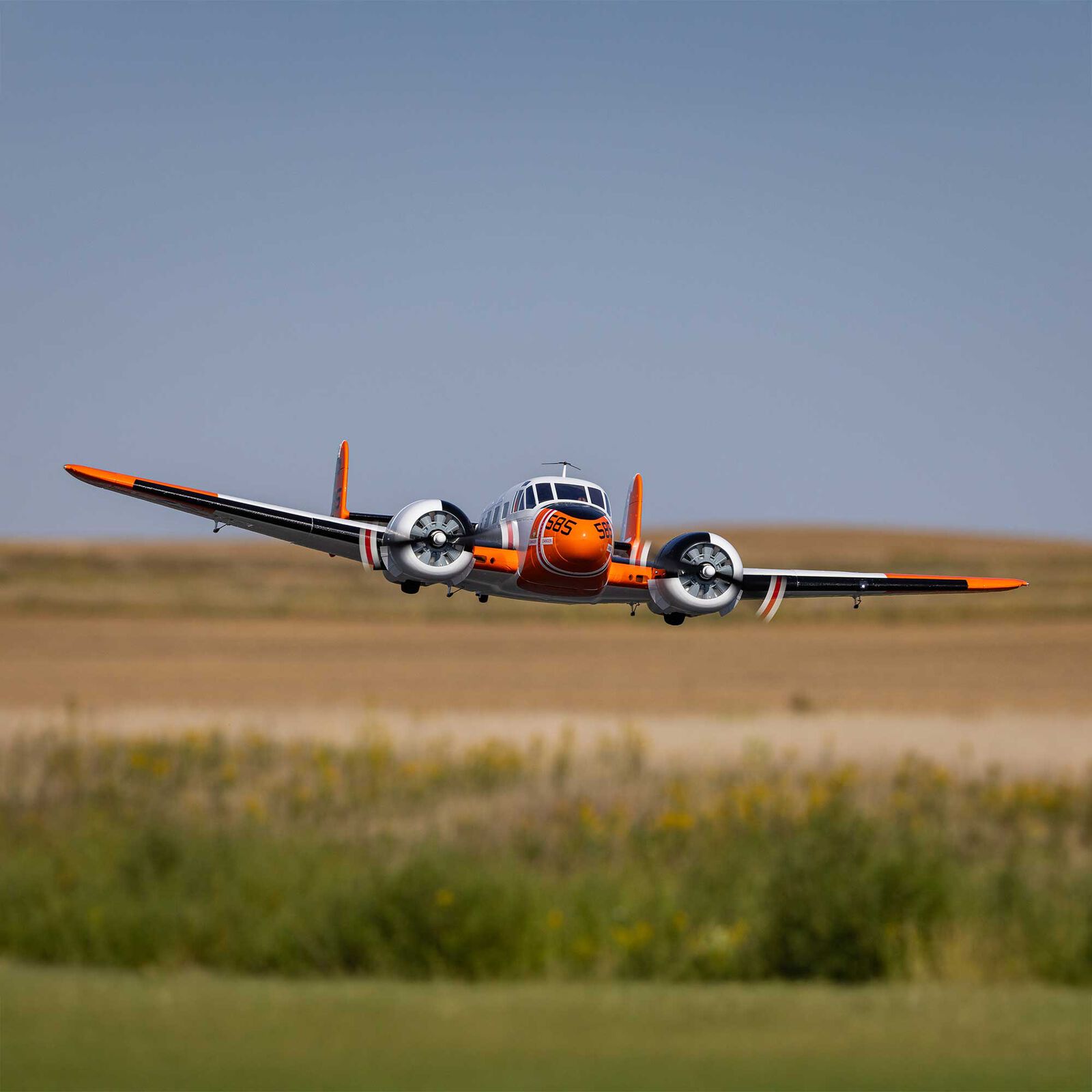 Beechcraft D18/RC-45J E-flite