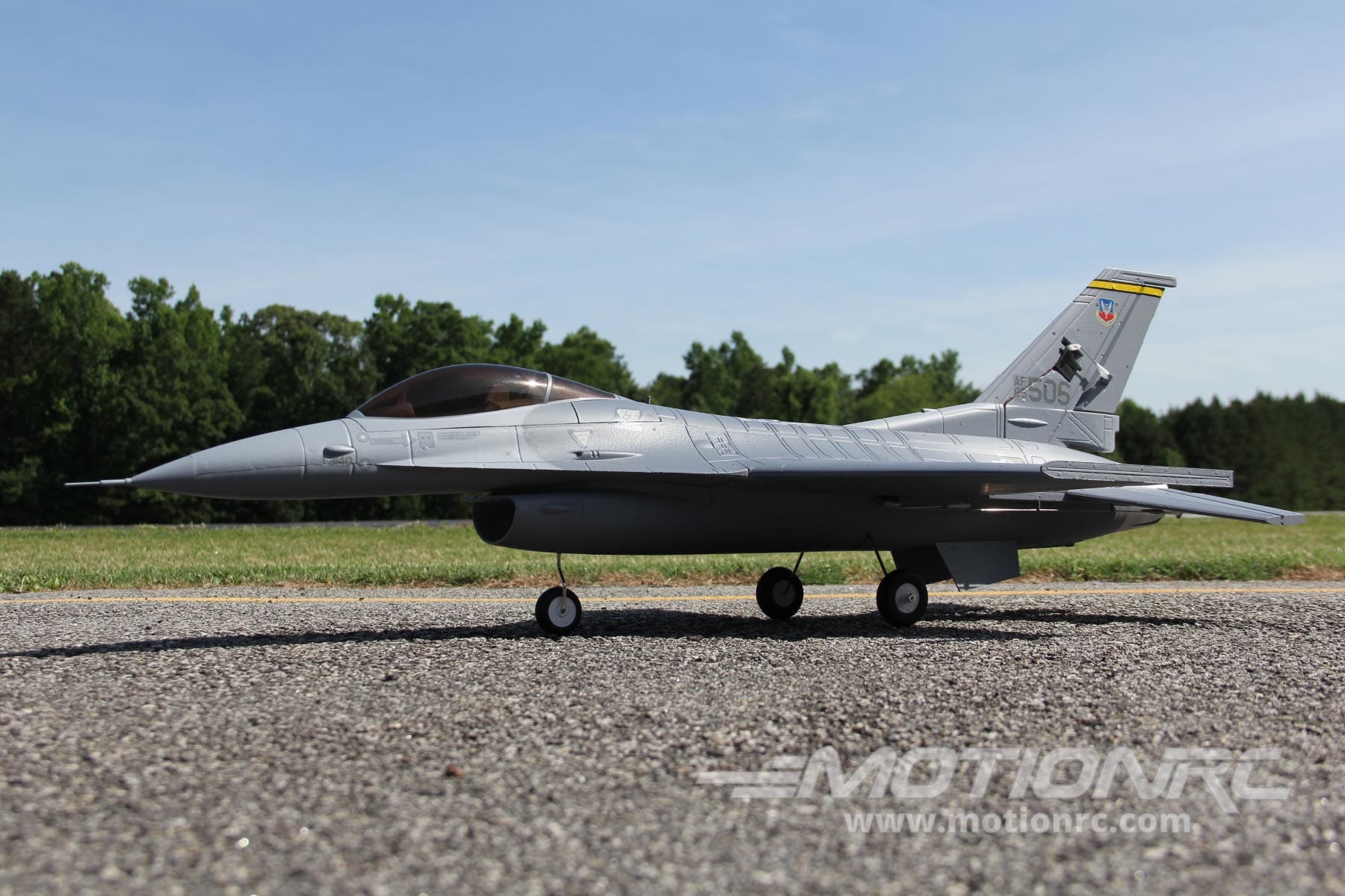 F-16 Falcon Freewing Model