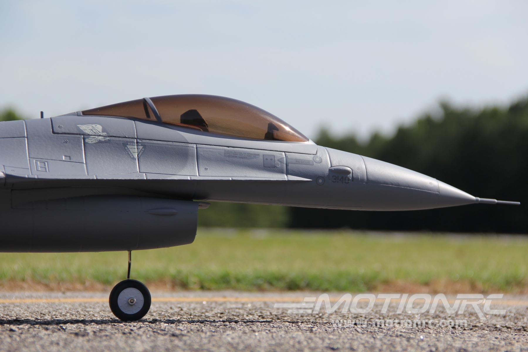 F-16 Falcon Freewing Model