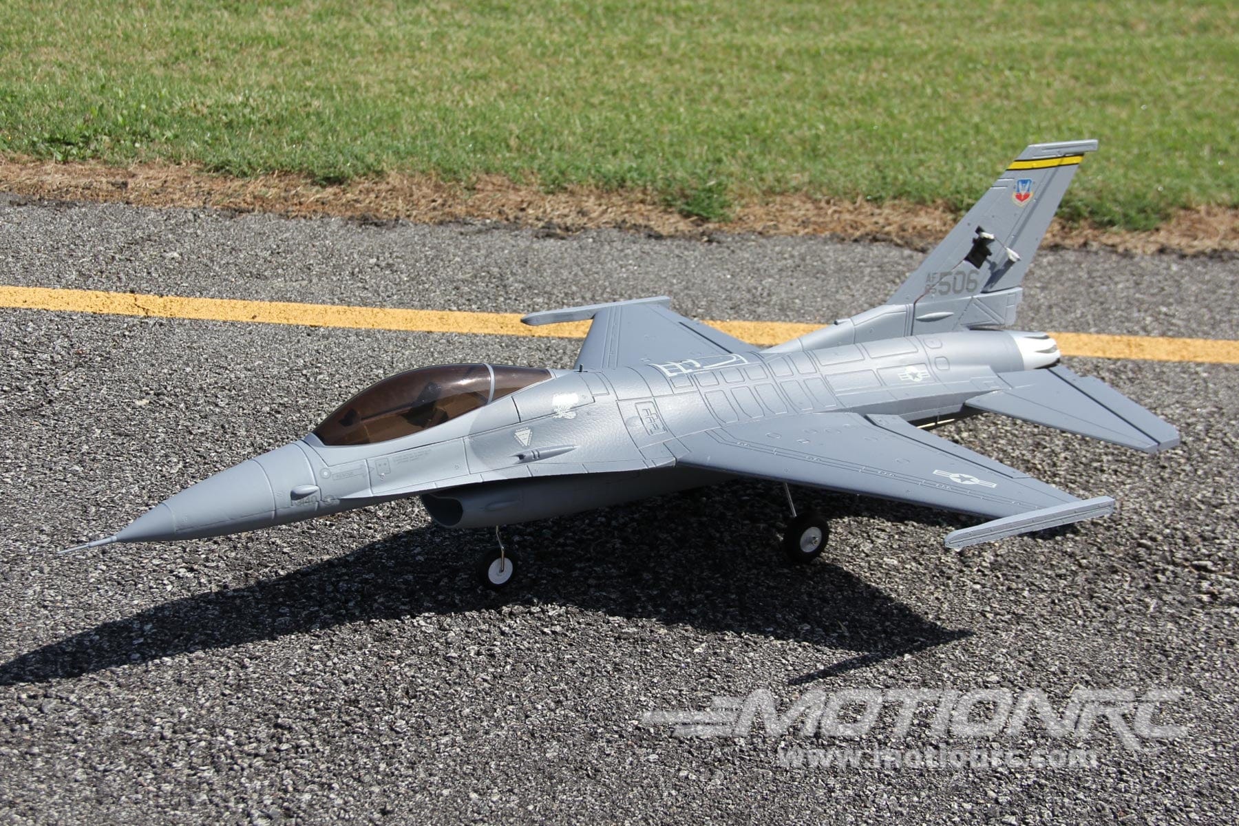 F-16 Falcon Freewing Model