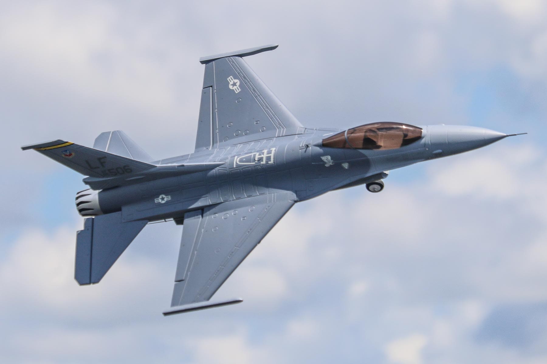 F-16 Falcon Freewing Model