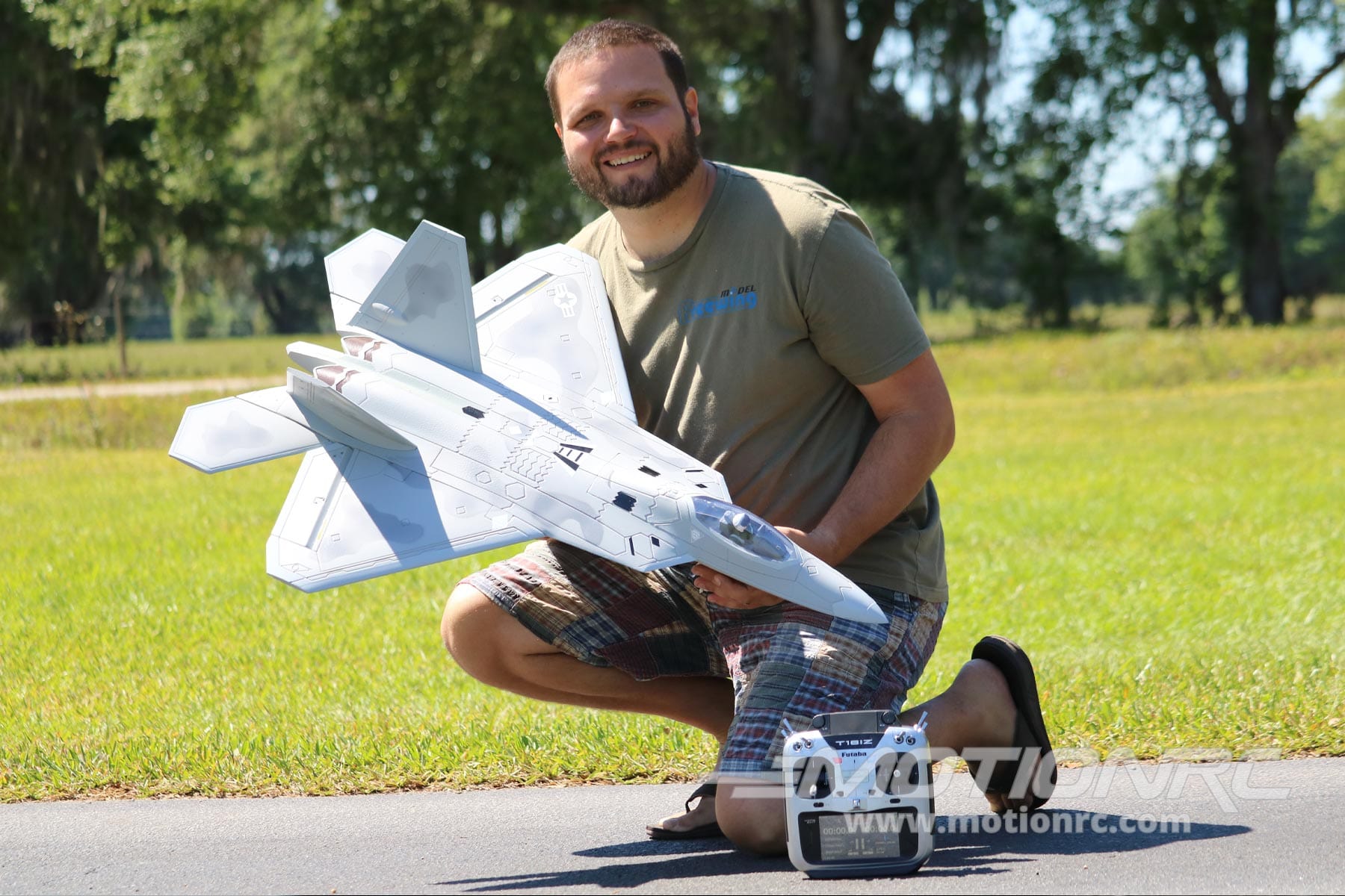 F-22 Raptor V2 64 mm Freewing Model