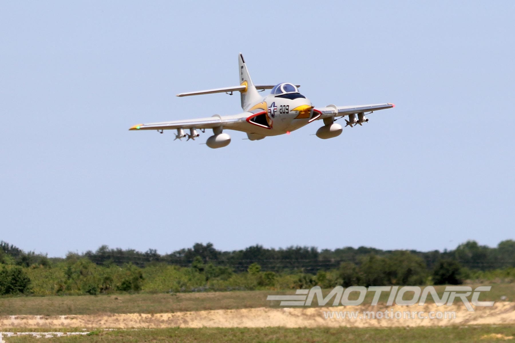 F9F-8 Cougar Super Scale 80mm Freewing Model