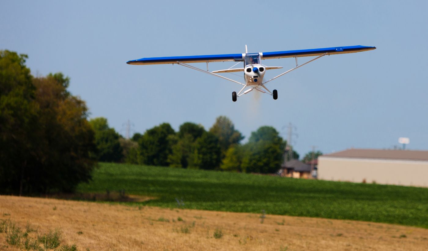 PA-18 Super Cub hangar 9