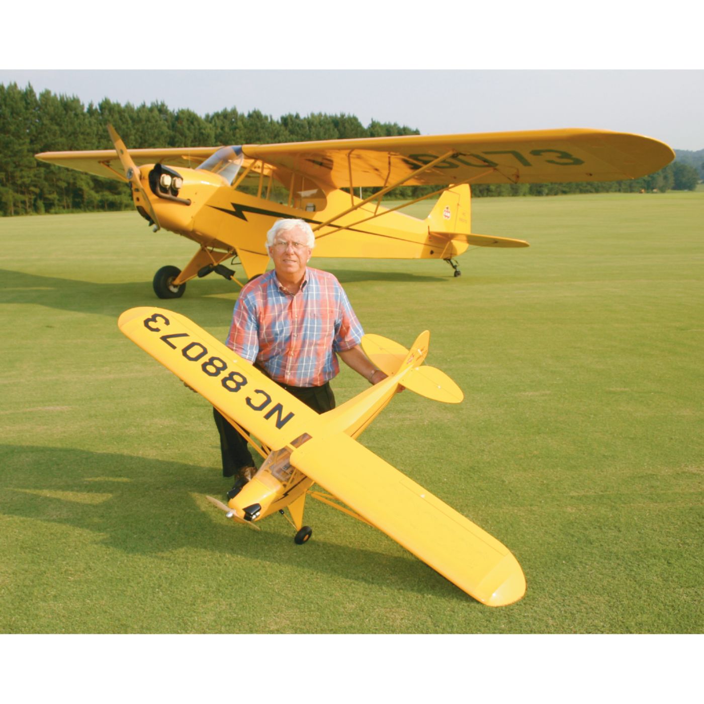 Piper Cub J-3 hangar 9